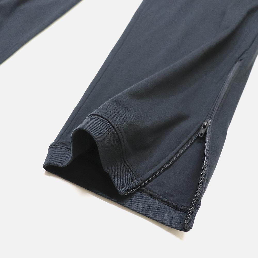 三越伊勢丹オンラインストア限定 Easy Pant 販売中！